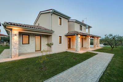 Villa Angelina with 3 bedrooms and Pool in Novigrad