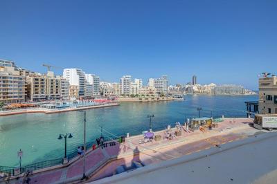 Seafront Traditional Maltese Townhouse Balluta Bay