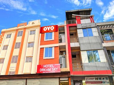 Hotel O Honey Palace In