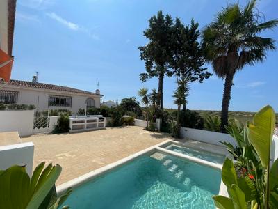 Casa junto al club náutico con piscina privada