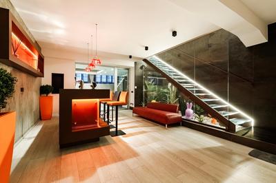 N18 luxury boutique apartment with a private pool & spa