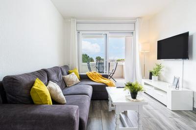 Penthouse - Sea Views & 5min to Beach - Fast WiFi - AC