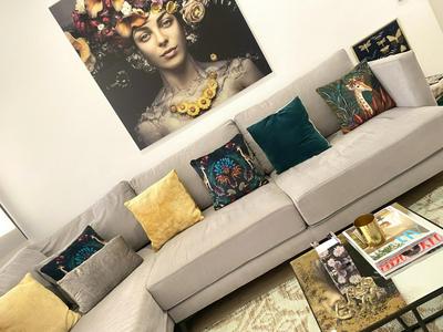 Barcelona Chic Apartments- Free Parking - 10 min BCN center by metro