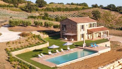 CASALE GROTTINI 8, Emma Villas