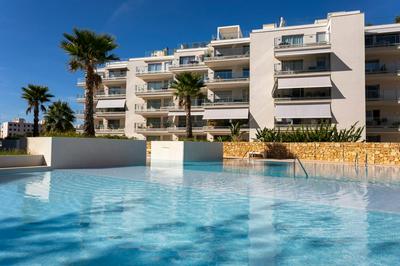 Marina Real II, 2 dormitorios by Bookindenia