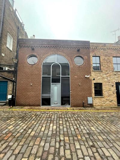Modern self-contained Ground and Basement studios