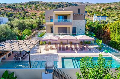 Chris villa with private ecologic pool and kid's playground!