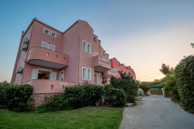 Villa Spiros II Apartments & Studios 50m From Center 300m From Laganas Beach Ideal For Families And Groups