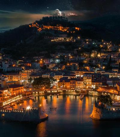 NAFPAKTOS Beach luxury Suites