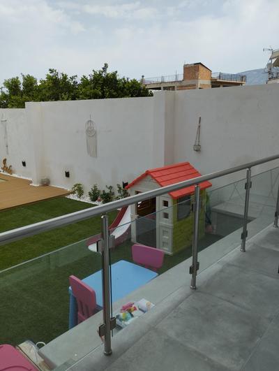 Iris pool House