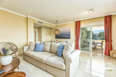 ViVi Homes - Valery Pool, Terrace & Padel