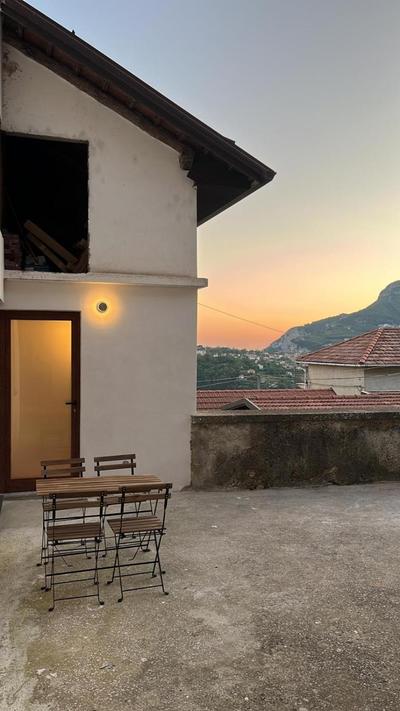 Casetta indipendente con vista