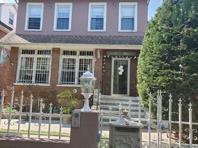 Lovely 2 bedroom Apartment with 2 Entrance and parking with a fee