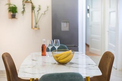 MODERN APARTMENT 200M FROM ACROPOLIS 100Mbps NETFLIX
