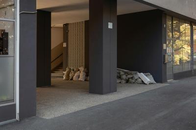 Spacious 2BDR Apartment- Skyline View