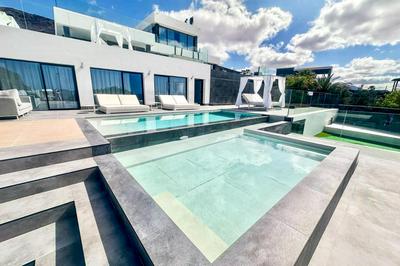 Villa Infinity