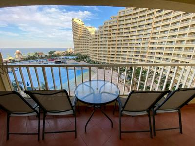 Porto Elsokhna pyramids Family