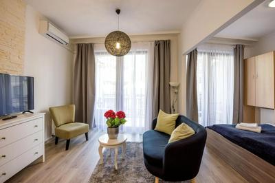 Cozy In the Heart of Budapest with Terrace and Tub