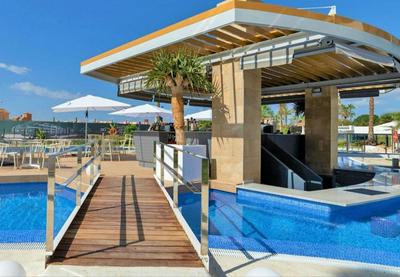 Lovely first floor apartment, heating pool !