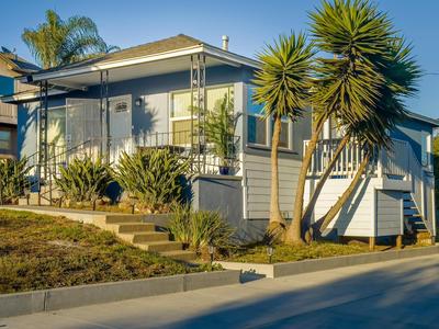 Quaint Mid-Century Cottage by the Coast