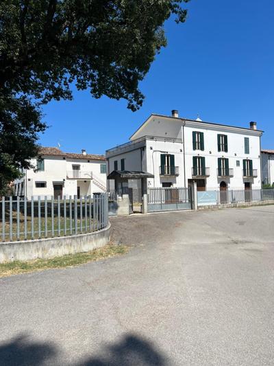 Gran sasso white house