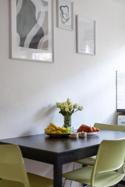 Arte Stays - 3-Bedroom Bright House London, Haggerston, Garden, Parking, 8 min walk to Haggerston Station, weekly or monthly stays, serviced accommodation 