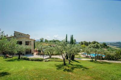 Villa with private pool near Todi. Airco & Wi-fi