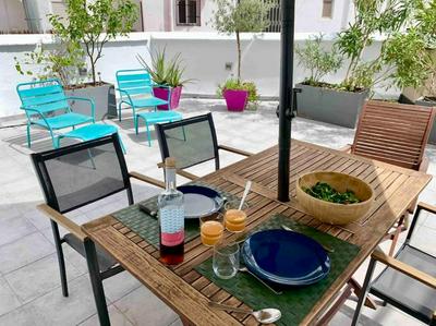 Heart of trendy area of Russafa with lovely terrace ! au coeur de Ruzafa avec belle terrasse !