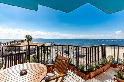 Encantador apartamento con vistas al mar y AC