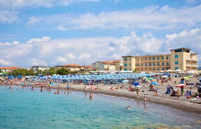 ISA-Double room with balcony and front sea view in hotel with swimming pool in Marina di Cecina, just 10 meters from the sea