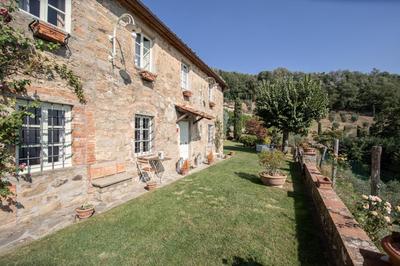 Villa Iris with Swimming Pool