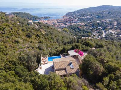 Lilac Lilium Artistsvillas