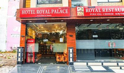 FabHotel Royal Palace