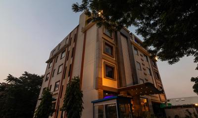 Treebo The Royal Taj, Near Taj Mahal