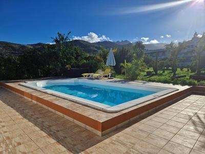Casa con piscina privada y vistas