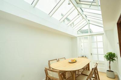Luxury 2-Bed Kensington - Near Museums & Terrace
