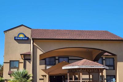 Days Inn by Wyndham Lumberton, Photo 2