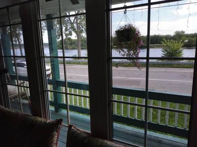 Beautiful Guest Home Riverfront Retreat 15 Min to Ottawa