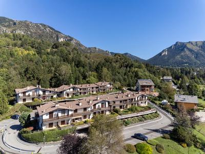 Villetta a schiera con giardino privato