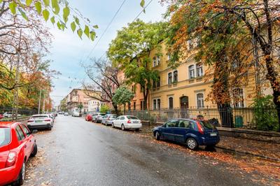 Szondi Residence