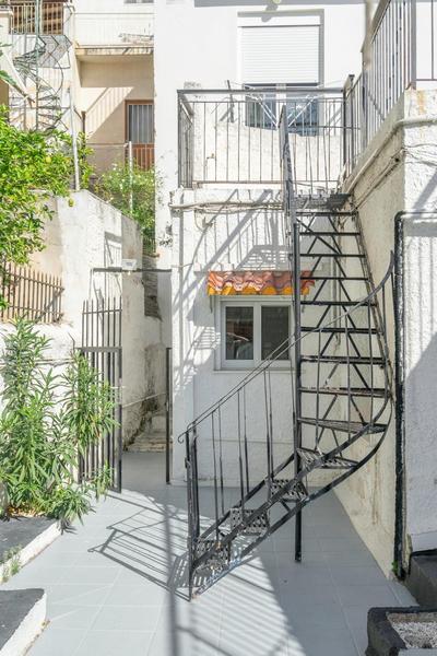 Detached house 1km from Acropolis Filopappou