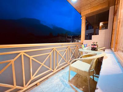 Hill River Resort By West Western -Property of the Year 2024-25 - Central Heated & Air Cooled, Near Mall Road