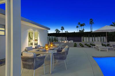 Hollywood Palms Estate- Ultra-Luxe, Pool, Spa, Firepit, Outdoor Kitchen & More