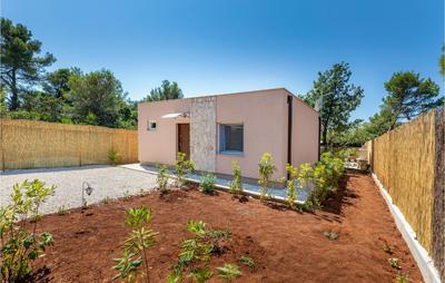 Awesome Home In Peroj