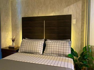 Azure Staycation at The Hows