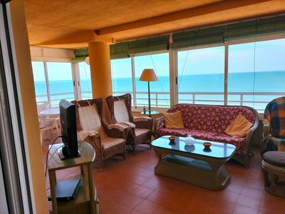 Spacious attic w/ beach views, two terraces & pool