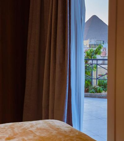 King Khufu Pyramids View Hotel