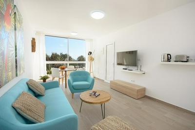 Red Volcano - Pool and Gym in Sport Center Fariones included By Lanzarote Vacation Homes