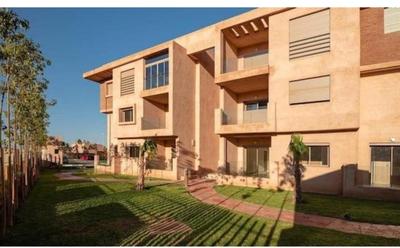 Un élégant appartement meublé à louer à Marrakech avec deux piscines et une vue magnifique