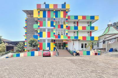 Papa Kana Farm Mitra RedDoorz At Pacet Mojokerto